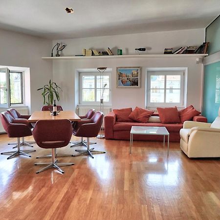 Poet Apartment Λιουμπλιάνα Εξωτερικό φωτογραφία